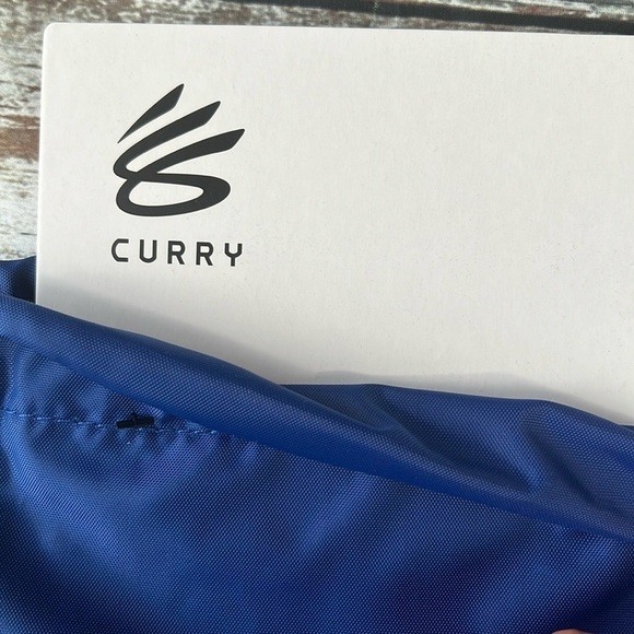 Under Armour Blue Drawstring Bag SC40
Ozsee Sakepack 450 - Picture 3 of 7